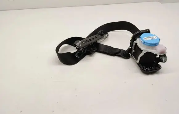 Mercedes-Benz A W176 Front seatbelt