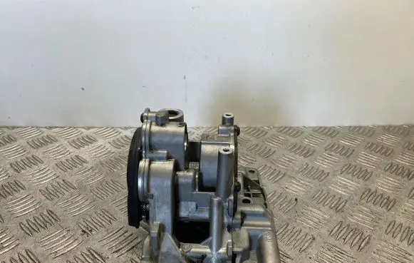 BMW 4 F36 Gran coupe Oil pump 7823009