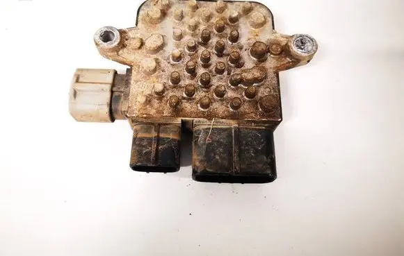 Tesla Model S Coolant fan relay 