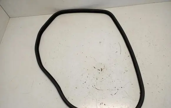 Land Rover Range Rover L405 Rear door rubber seal (on body) 