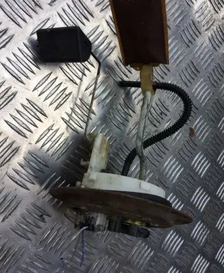 Toyota Corolla Verso E121 Fuel level sensor 