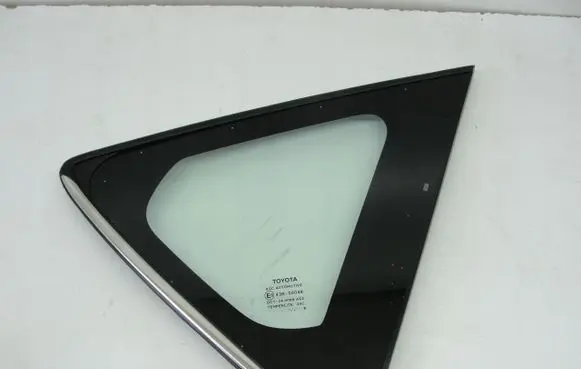 Toyota Auris E180 Rear side window
