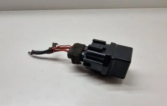 BMW 5 F10 F11 Coolant fan relay 9207913