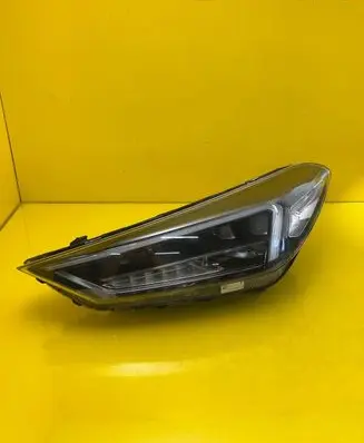 Hyundai Tucson TL Headlight/headlamp 92101D7700