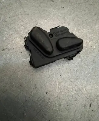 Mercedes-Benz E W210 Seat control switch 2108213751