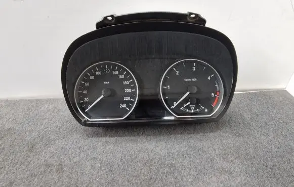 BMW 1 E81 E87 Speedometer (instrument cluster) 9220949