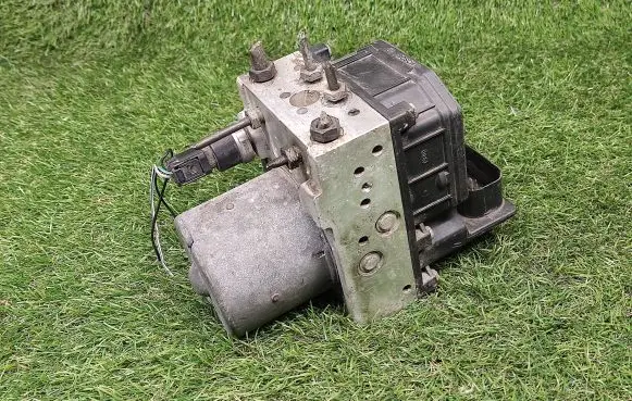 Ford Mondeo Mk III ABS Pump 3S712C405AB 0265225154