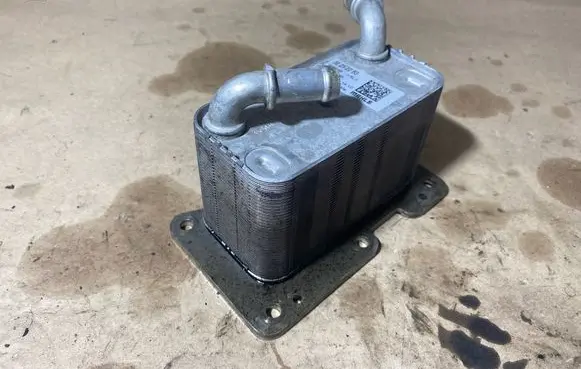 Engine oil radiator