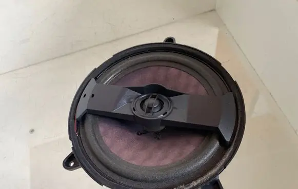 Audi A3 S3 8L Front door speaker 8D9035412B
