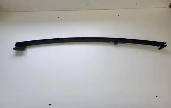 Toyota Avensis T270 Front door windshield rail 
