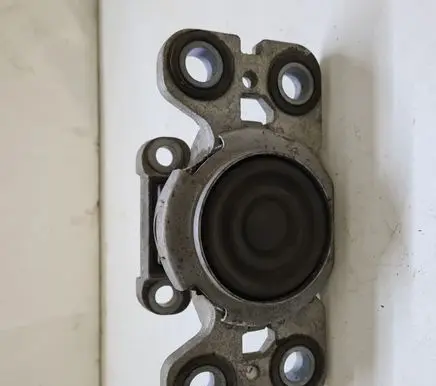 Volvo XC60 Engine mount bracket 31316875