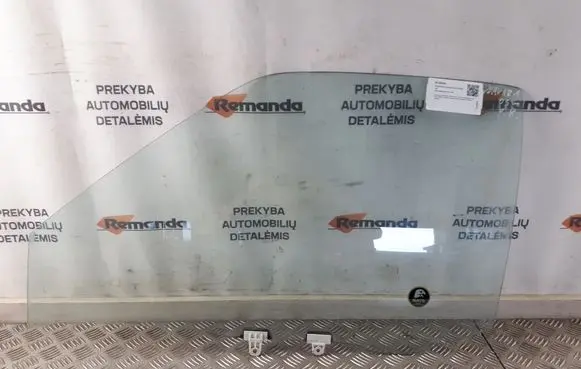 Nissan Navara D22 Front door window glass four-door
