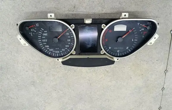 Audi A6 S6 C6 4F Speedometer (instrument cluster) 4F0920900S