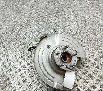 Land Rover Range Rover Evoque L551 Rear wheel hub M8D25A968AB