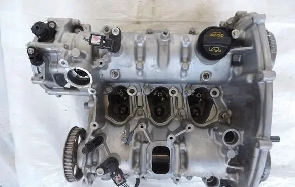Ford Fiesta Engine head H6BG-6E262-CB
