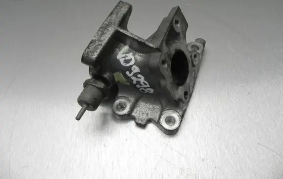 Toyota Urban Cruiser (XP110) Engine mounting bracket 15445 VD9298