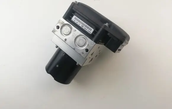 BMW 5 E60 E61 ABS Pump 6783360 34516783360