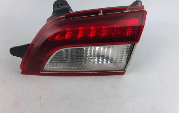 Subaru Outback (BS) Tailgate rear/tail lights 