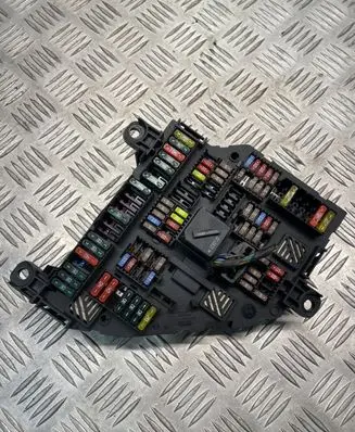 BMW 5 F10 F11 Fuse module 9264923