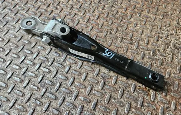 Volkswagen Tiguan Allspace Gearbox mounting bracket 5Q0199855C