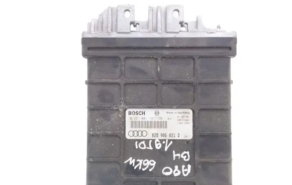 Volkswagen PASSAT B4 Engine control unit/module 028906021D 0281001197