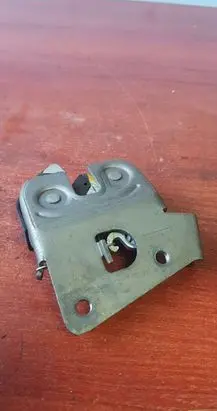 BMW 1 E82 E88 Seat back rest lock catch 7112863