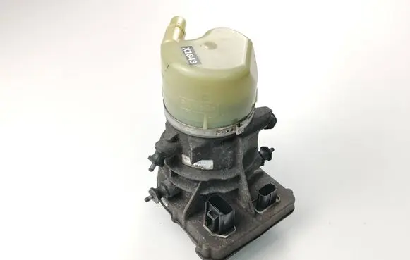 Ford Mondeo MK IV Power steering pump 6G913K514