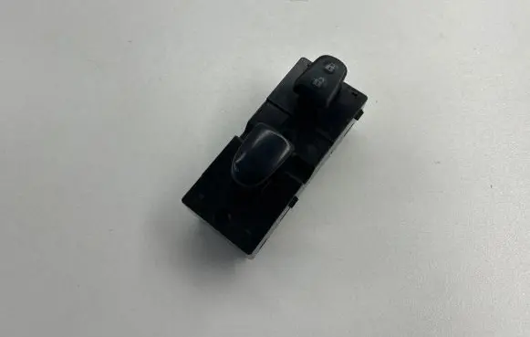 Nissan Juke I F15 Central locking switch button 254111KA5A