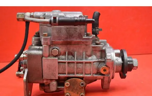 Skoda Octavia Mk1 (1U) Fuel injection high pressure pump 038130107B