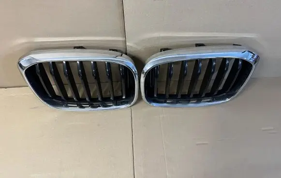 BMW X3 G01 Front bumper upper radiator grill 7440853