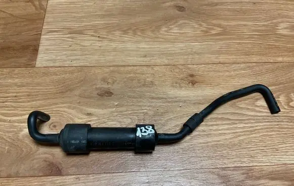 Volkswagen PASSAT B6 Valve vacuum 03G129808C