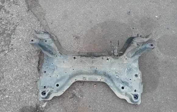 Peugeot 3008 I Front subframe
