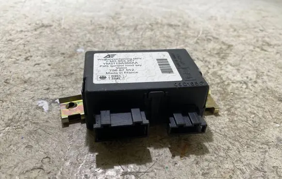 Volkswagen PASSAT B7 Immobilizer control unit/module 7M3953257 73657912 YM2119A366AA