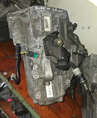 Nissan Juke I F15 Manual 6 speed gearbox 7701700589 S043574