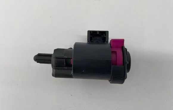 Audi A6 S6 C6 4F Brake pedal sensor switch 1468996 4F0945459B