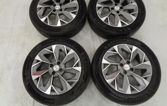 DS Automobiles 3 Crossback R18 alloy rim 