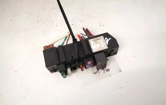 Mitsubishi Outlander Other relay mr588567