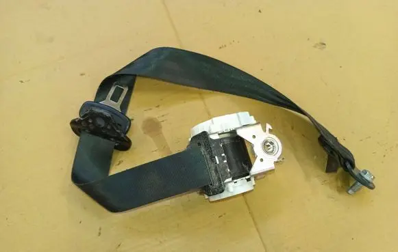 Peugeot 5008 Rear seatbelt 34029945A