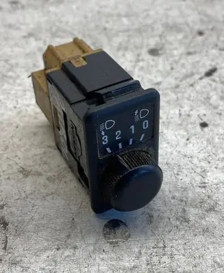Nissan Patrol Y61 Headlight level height control switch