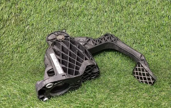 Volkswagen Caddy Accelerator throttle pedal 1T1721318C 1T1721059AL
