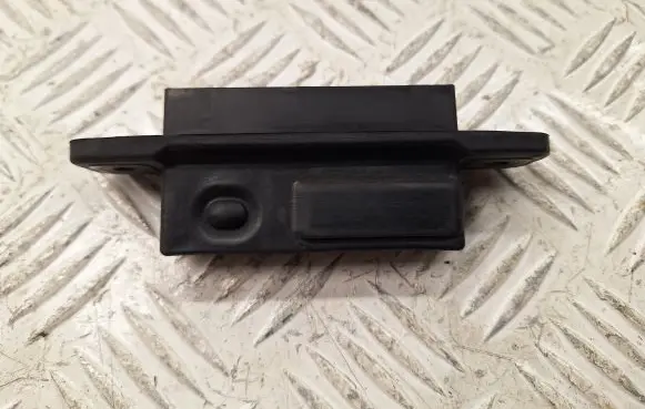 Toyota Avensis T270 Tailgate release/open handle 8484028040