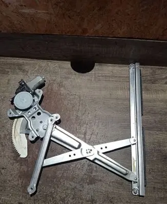 Fiat Sedici Front door window regulator with motor