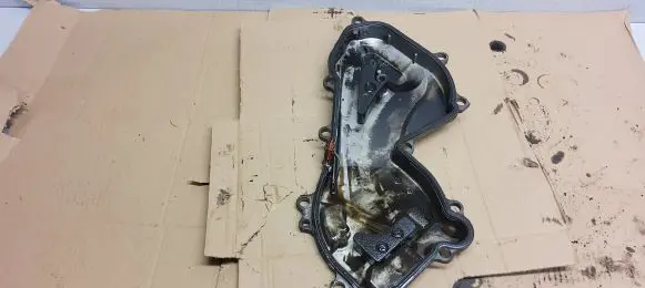 Nissan X-Trail T30 Timing chain cover 