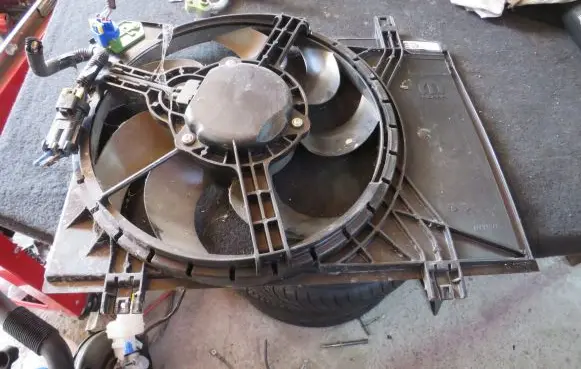 Fiat 500 Electric radiator cooling fan