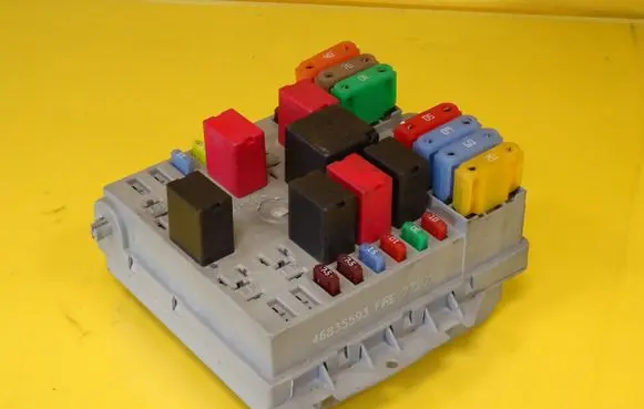 Fiat Punto (188) Fuse box set 46835593