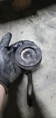 Ford Focus Piston with connecting rod 75L101