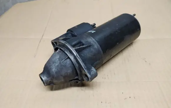 Volkswagen PASSAT B5 Starter motor 0001110122 068911024C