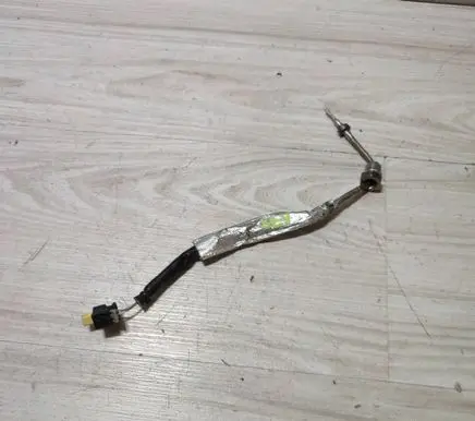 Mercedes-Benz CLA C117 X117 W117 Exhaust gas temperature sensor A0009059005