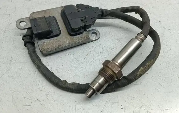 Mercedes-Benz Vito Viano W447 Lambda probe sensor A0009050108 0009050108