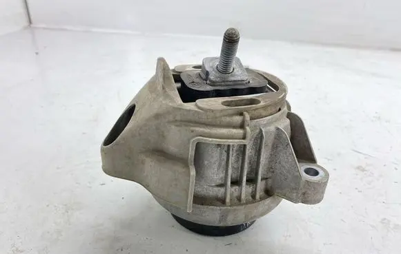 BMW X3 F25 Engine mount bracket 6785716 22116785716 F036062223